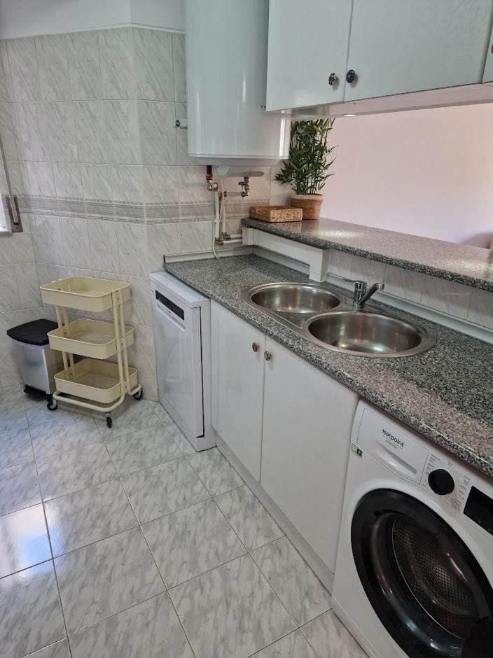 Apartamento T2 Palmeira Gale-Praia Da Gale Guia  Eksteriør bilde